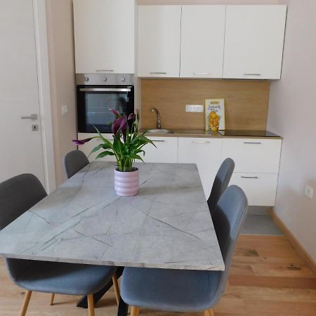 Hisa Limoni Apartment Копер Екстериор снимка