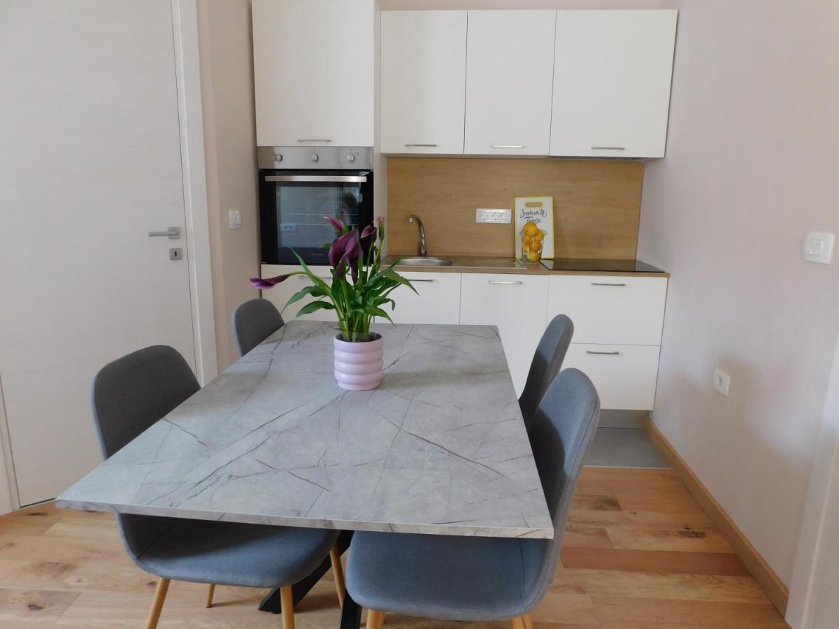 Hisa Limoni Apartment Копер Екстериор снимка